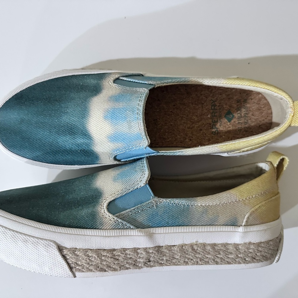 NWOT Sperry Crest Slip-on Blue and Yellow Sneakers W 8